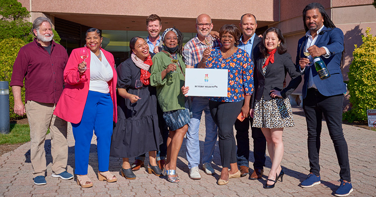 See the <a href="/LoireValleyWine/">Loire Valley Wines</a> inaugural Buyers' Selection top wines courtesy of <a href="/WineEnthusiast/">WineEnthusiast</a> - thank you @sopexa_agency and fellow panelists! I learned so much with you and from you. The wines were, as always, enlightening. What a fantastic experience! 
winemag.com/2021/08/03/buy…