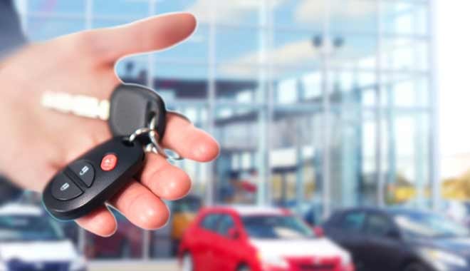 patronlar's tweet photo. ÖTV fırsatçı bayilere yaradı! Piyasada otomobil bulunamıyor! Otomobilde ÖTV’nin düşürülmesi vatandaşa değil fırsatçı bayilere yaradı. Bazı bayilerin otomobilleri indirimli fiyattan satmayıp aşırı pahalı araç koruma paketleriyle fiyatları şişiriyor.    https://t.co/tLXM4iEVKW https://t.co/Wc0wclm5wC