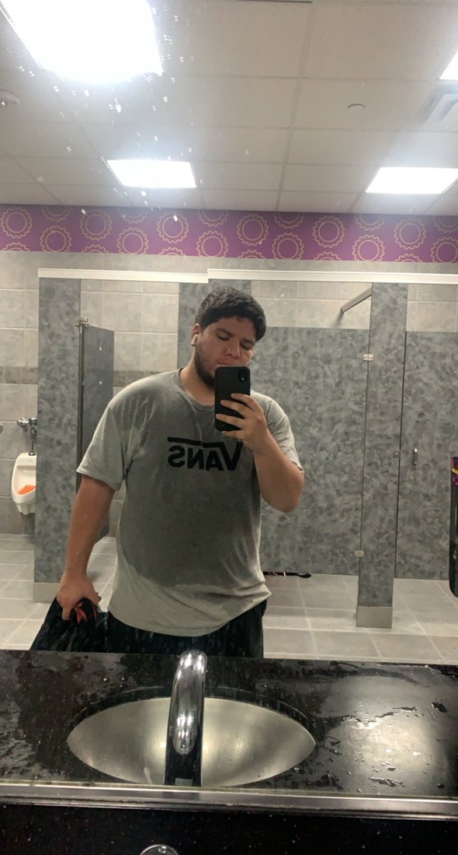 uli0417's tweet photo. I’m honestly speechless. There were days where I wanted to give up days where i cried, I fought through the pain and so far the hard work is paying off. 30lbs down and I know I can do better 

March 1st                   August 16th https://t.co/arC4Oz6Apb
