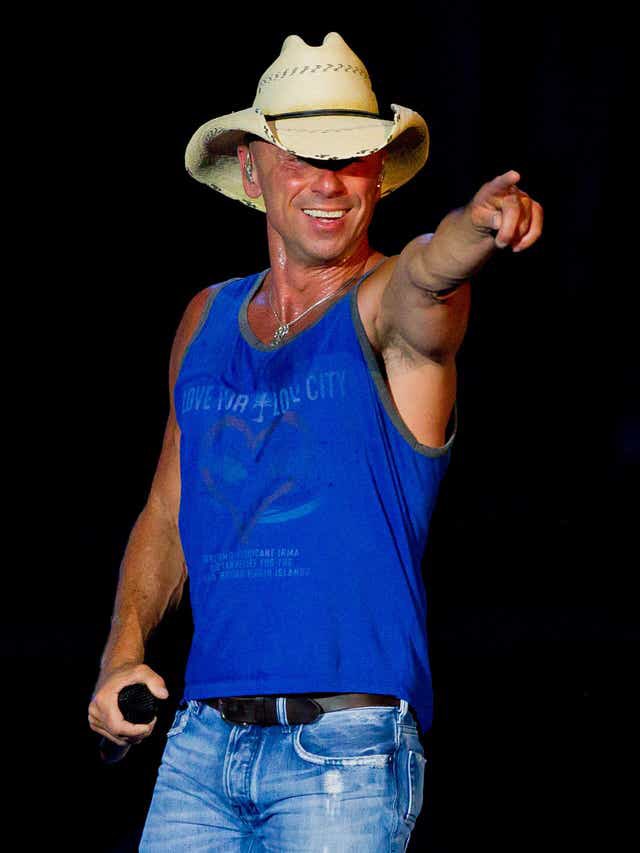 AngelaPenny1982's tweet photo. So excited! Can��t wait to see Kenny in Wisconsin in May 2022! Also get to visit my favorite Football teams stadium, Greenbay Packers Lambeau Field!!! 
🥰❤️‍🔥🥳🤗🏈🎶🤠 https://t.co/OQjKX3yHen