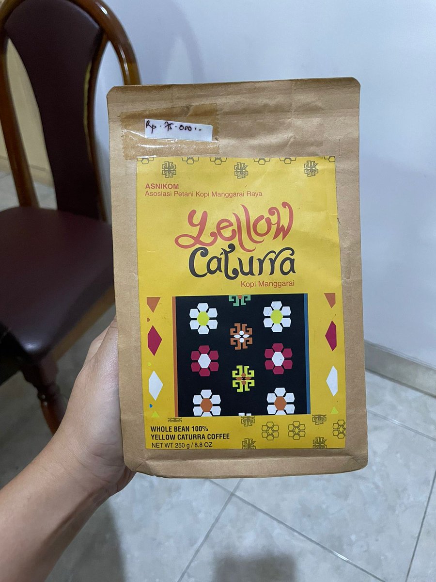 sefiiin's tweet photo. Btw, aku blm pernah tau @KEHATI sblm diskusi. Tp tnyt kita udah berjodoh! Wkwk pas bgt! Aku punya kopi Yellow Caturra di rumah yg aku beli pas trakhir ke NTT & tnyt KEHATI jg ikut bantu pengembangannya! ☕️🥰 #IndonesiaBikinBangga #UntukmuBumiku #CreatingTomorrowsPositiveInfluence https://t.co/2QO6TME3R0