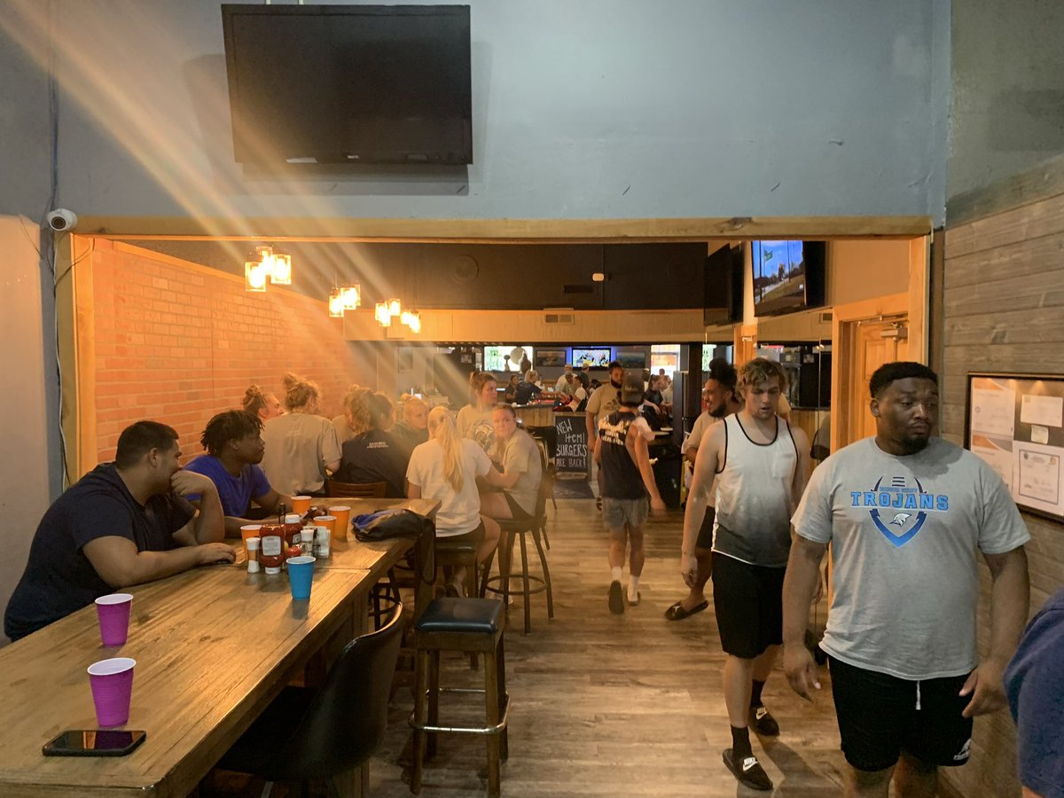 DSUFootball's tweet photo. Thank you @CarsonStemper and The Office for dinner tonight! #GoTrojans https://t.co/wg6FY60huk