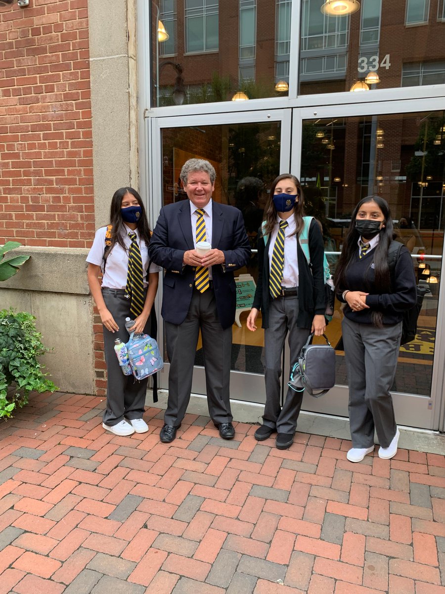 cristoreyrt's tweet photo. Cristo Rey Research Triangle High School opened its doors today with the freshman founding class and faculty!!! Thank you for all those who worked so hard to make this day happen! https://t.co/d25gzHNSVF #WeAreCRRT https://t.co/PqSGIVX4A6
