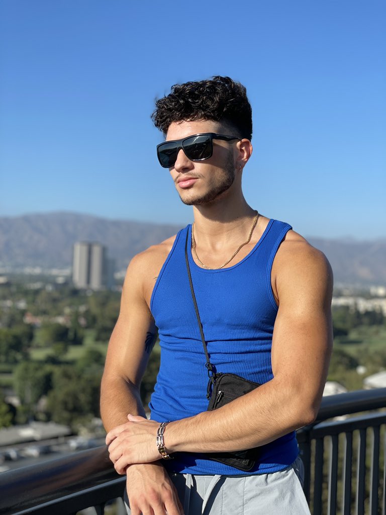 Kyler Kristo on Twitter: "Pose https://t.co/W6ly9WCM45" / Twitter