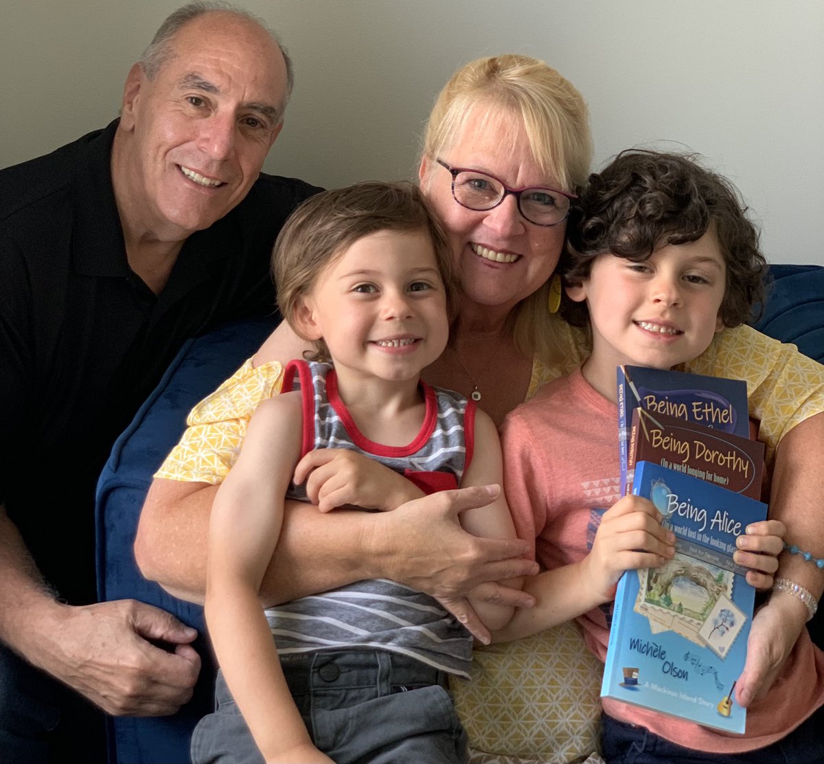 MoDawnWriter's tweet photo. Grandbabies♥️ #book #BookBoost #beingethelauthor #beingalice #MondayMotivation #grandbabies https://t.co/dG1GUM72qI