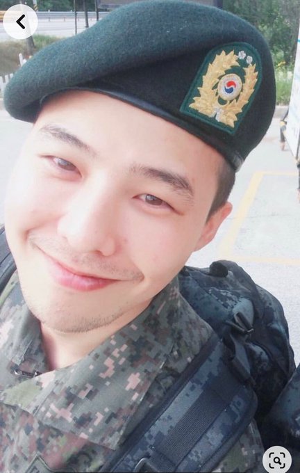 BUT JUST LOOK!  #GDRAGON https://t.co/dBubaoN4uu<a href="/tag/gdragon"class="tags">#GDRAGON</a>