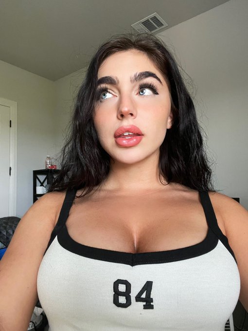 My shirt says &ldquo;69&rdquo; https://t.co/OQIbxqAQXG