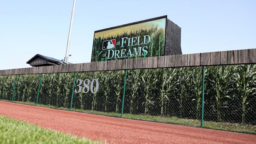 CubsZone's tweet photo. BREAKING: The Chicago Cubs will face the Cincinnati Reds in the 2022 Field of Dreams game! #Cubs https://t.co/IJsC9vE7vF