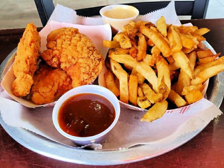 ⭐🍔⭐ Because both is better! Get Fingers & Fries at @Joyburgerbar. We got what you crave on 100th & Lex ⭐🍔⭐ #EastHarlem #ElBarrio #CarnegieHill #Yorkville #UpperEastSide #NYC ⭐🍔⭐