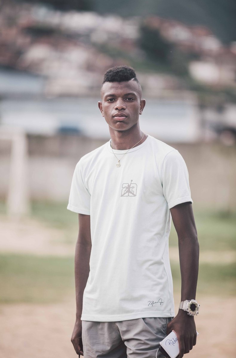 Yo creo que pronto lo veremos en primera. Tenía rato sin ver a un delantero sub-19 tan comprometido con su futuro.
Richard Guillén tiene todo para lograrlo todo.

Qué honor saber que este goleador es parte de la historia de <a href="/FutVinotinto/">Futuros Vinotinto</a>.

Dale RT. ¡Vale el esfuerzo! 🥇🔥