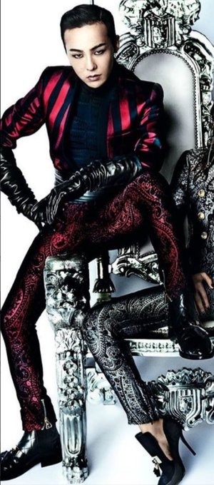 Some people just Shake The World 🤷  #GDRAGON https://t.co/2rxyYImxlT<a href="/tag/gdragon"class="tags">#GDRAGON</a>
