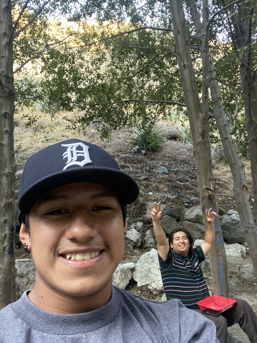 briangvideos201's tweet photo. Nature boyz⛰ https://t.co/TVhuUJTyII