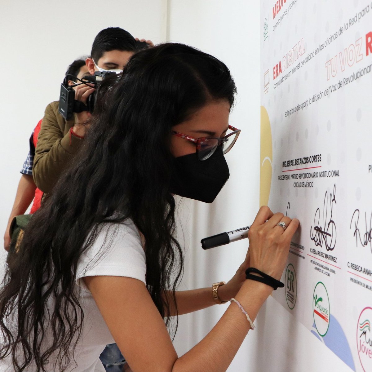 RJXMCDMX's tweet photo. A través de la cultura, el deporte y la educación, lograremos que los jóvenes participen en la vida política del país.

@EJR_CDMX @jp_cdmx_ @Vanguardia_CDMX @MJONMPRICDMX @FOOJ_CDMX https://t.co/FgGjoxmzOP