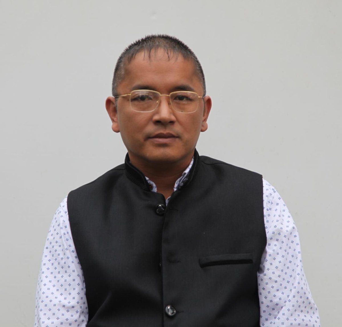 Tuirial bialtu Pu Andrew H. Thangliana (44), MLA a boral mai hi a pawi ka va ti em, politician chawrno hma hun duhawm tak neiin min kalsan hi channa runthlak tak a ni. A kalsan a chhungte kan Pathianin awmpui mawlh rawh se. RIP <a href="/INCMizoram/">Mizoram Congress</a>