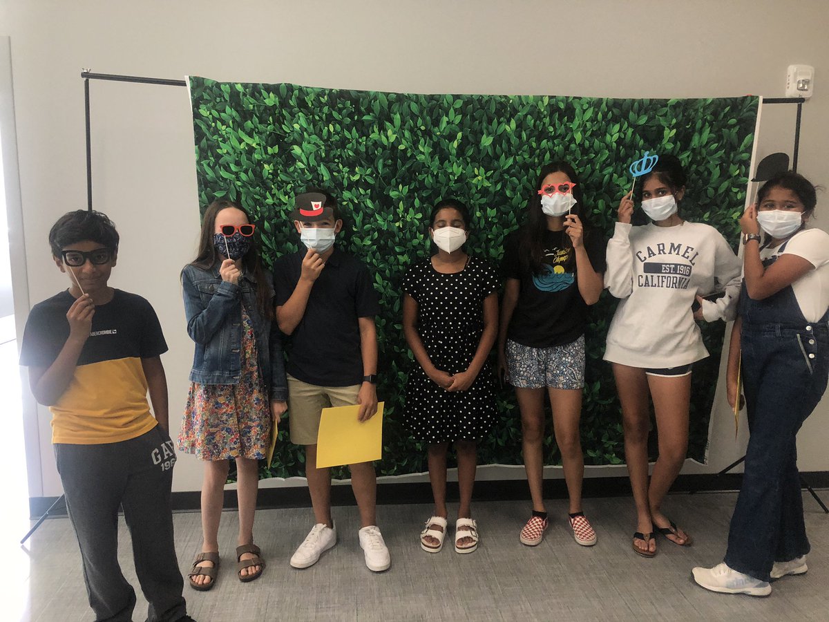 ERMS_Technology's tweet image. Welcome incoming 6th graders to Eversole Run Middle School on orientation night! Bring on the start of many memory-making moments!  #soarEMSeagles #DublinDifference