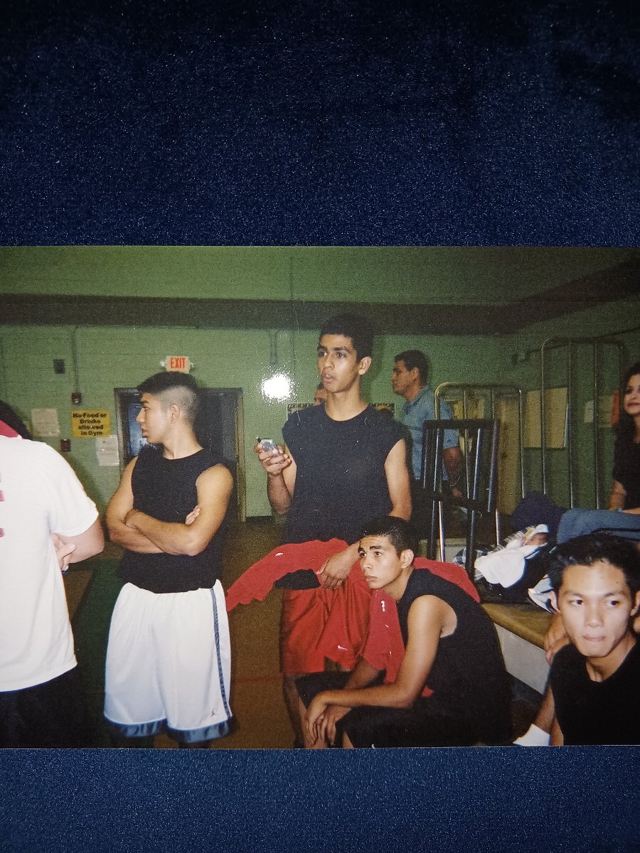 TheRattlerWay's tweet photo. Today one of our high school brothers passed away. May god bless his wife and kids he leaves behind 🙏🏼

Ricky Zarate was one of the nicest person you could ever be around. Scrappiest skinny big man I’ve ever seen play. 

#UltimateTeammate #06Crew https://t.co/Qr2dPXugZN