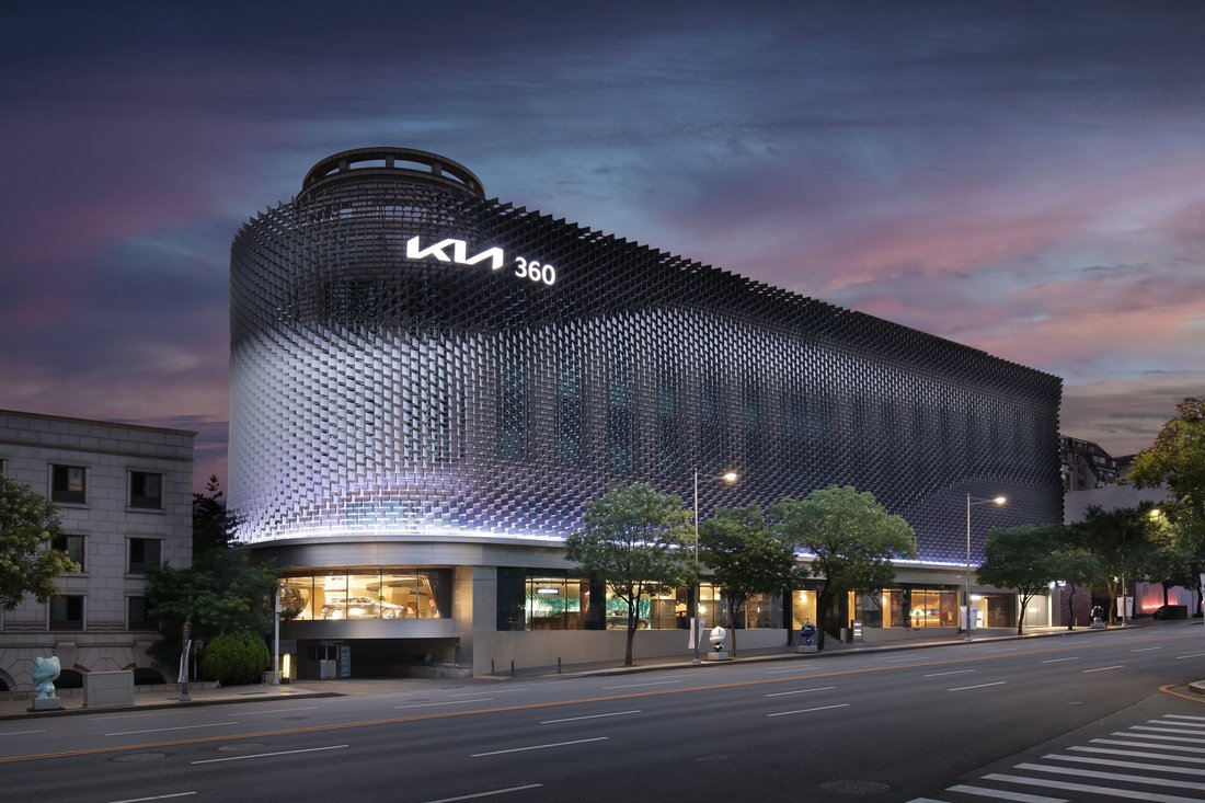 HMGnewsroom's tweet photo. #Kia360, for every imagination and inspiration. Now reopened. #Kia #Brandexperiencespace #Exhibition #EV #Mobility #Movementthatinspires #Inspiration #BEAT360 #Car #CarDesign #Automobile #Seoul ▶ https://t.co/r45aa4HDKC https://t.co/U42aJlEZ8d
