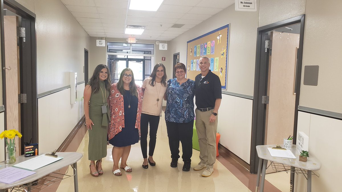 Copeland10's tweet photo. The 4th Grade Team enjoyed meeting all of our Stribling Stars! We are very excited for the new school year to begin! #STEAMatStribling https://t.co/ItmO4HDNeM