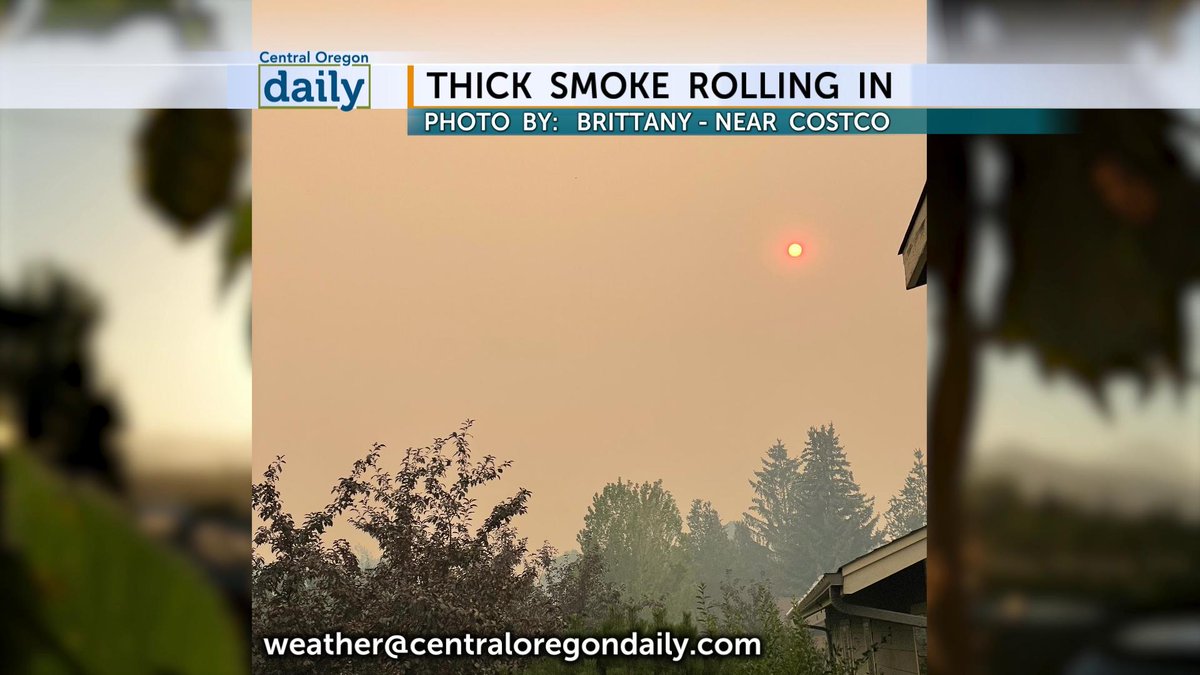 WenningWx's tweet photo. Smoke from the Middle Fork Fire Complex poured over the Cascades and into Deschutes county. Our air quality is unhealthy. Some sensors are showing very unhealthy &amp; hazardous values. #ORwx 

More > https://t.co/ft2WAeIaoY https://t.co/JLLLiYAotD
