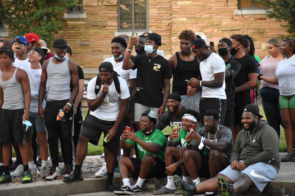 UAMsports's tweet photo. 👋 Happy to see our student-athletes back on campus! 👋

#WeevilNation | #BlossomNation https://t.co/rE6uALADhm