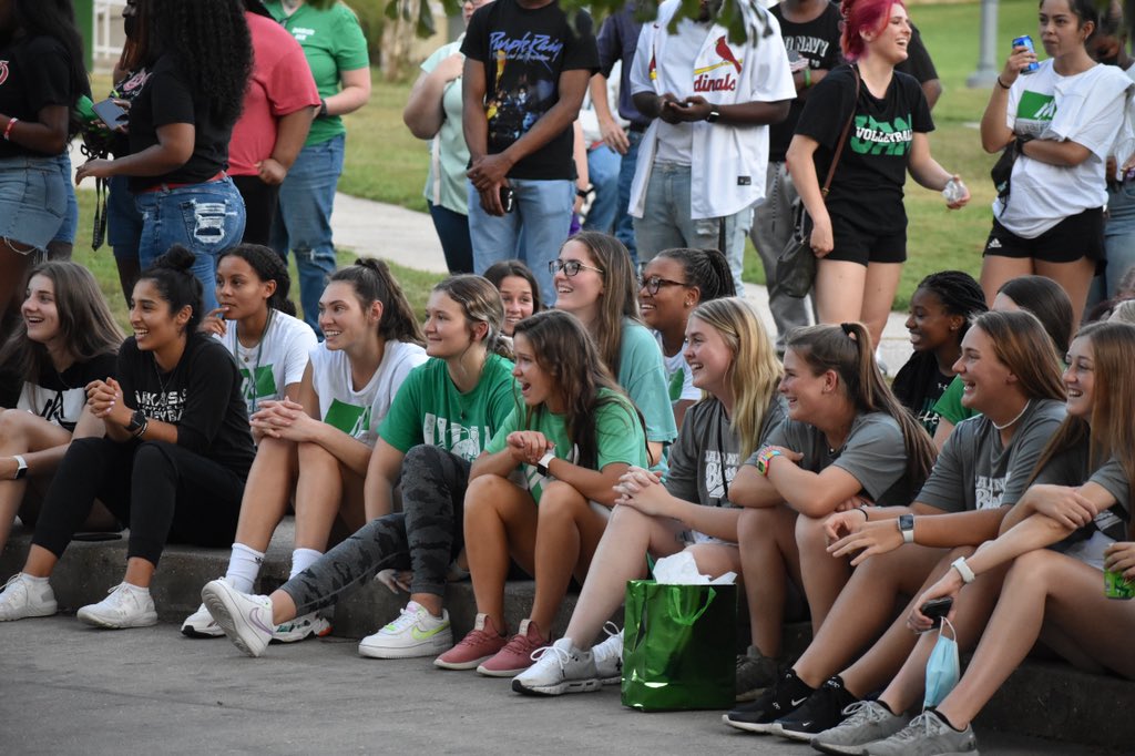 UAMsports's tweet photo. 👋 Happy to see our student-athletes back on campus! 👋

#WeevilNation | #BlossomNation https://t.co/rE6uALADhm