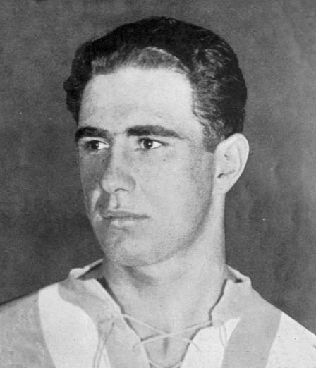 CopaLendas's tweet photo. Carlos Peucelle, Argentina 🇦🇷.
Copa do Mundo de 1930, Uruguai.
Vice campeão.
3 gols, 4 jogos.
#peucelle #argentina #worldcup30 #copa30 #fifa #campeón #leyenda #elbarullo #elprimermillonario #laalbiceleste #lacelesteyblanca #centenario #arg #julesrimet https://t.co/xB7G9YsOEu