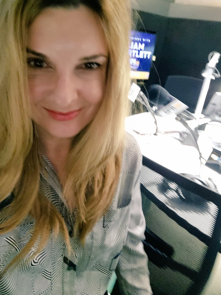 GemmaTognini's tweet photo. Join me and Leon @LiamBartlett9 for the #PCFreeZone on @6PR
#champagnewireless https://t.co/P0zc2PD9YM