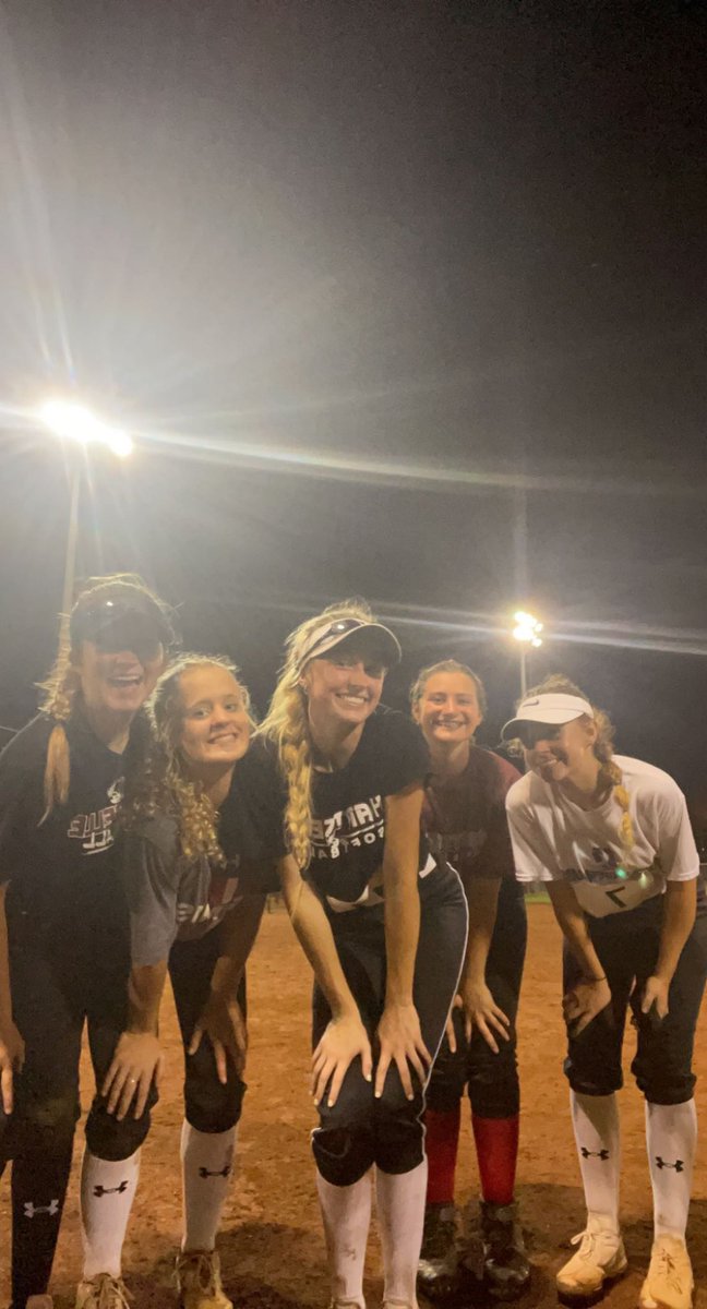larissa_preuitt's tweet image. First day back on the dirt in a while... I love these girls and Hartselle softball with my wholeeee heart🤍🤍@HselleHighSball @HHSTigerSports