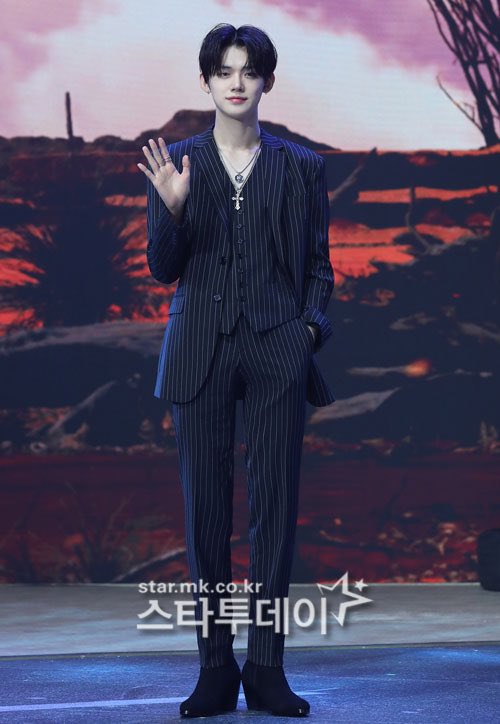 [📸210817] Media Showcase 

<a href="/TXT_bighit/">TXT OFFICIAL</a> <a href="/TXT_members/">TOMORROW X TOGETHER</a> 
#TOMORROW_X_TOGETHER 
#YEONJUN #ยอนจุน #연준 
#FIGHT_OR_ESCAPE