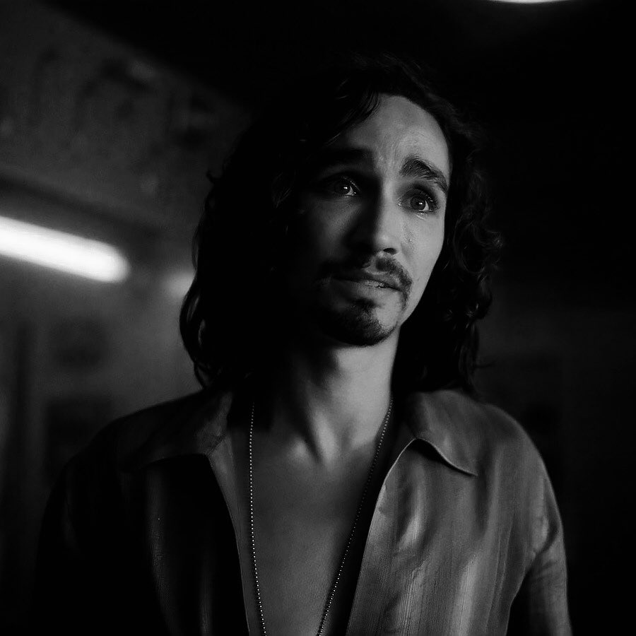 〝 you have been created 
                to be my 𝒇𝒂𝒎𝒊𝒍𝒚. 〞

             ▬▬▬▬▬ ˏˋ  ♡  ˊˎ ▬▬▬▬▬

          ╍╌ ᭧ nombre a elección. 
          ╍╌ ᭧ muñeco creado por dona.
          ╍╌ ᭧ fc sugerido: robert
         sheehan. 

  𝑹𝑻 ? para encontrarlo.