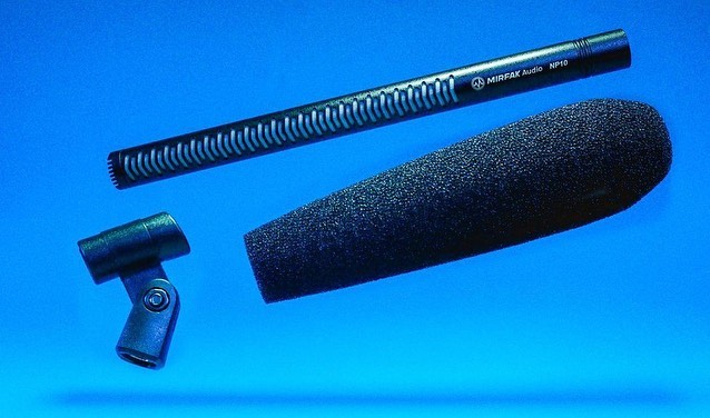 gudsentech's tweet photo. With the Mirfak Audio NP10, you get to know what "crispy audio" is. Who is looking for a professional shotgun studio mic 🙋🙋‍♂️

📸: @juankusinero from IG

#mozamirfakaudio #mirfakaudio #mirfaknp10 #microphone #wirelessmic #videoproductio #professionalmic #studiomic https://t.co/axJf8hpLPV