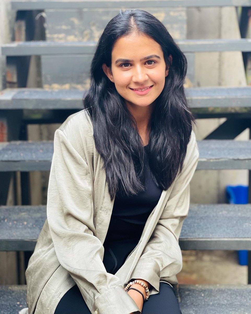 They say good things take time that’s why I’m always late 🤪👀 #roopigill #roopigillfanpage