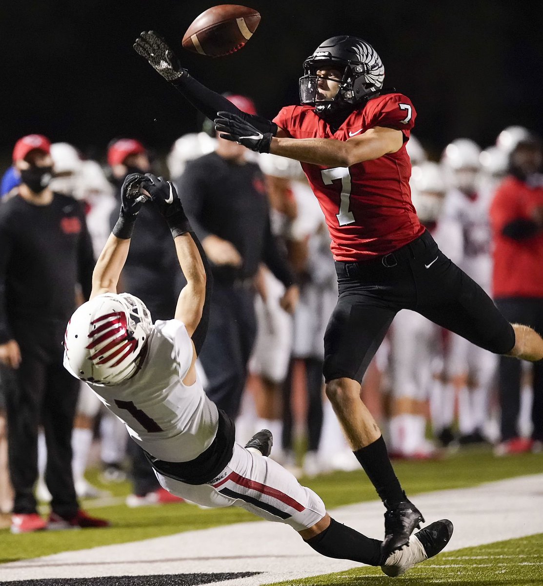 SportsDayHS's tweet photo. 🏈 Braylon Colgrove, Aubrey
🏈 Collin Urich, Celina
🏈 Jett Copeland, Argyle 

These standouts are included in our list of top 20 Dallas-area 4A, 3A and private school players to watch during the 2021 season.

Full list 👉https://t.co/sGeY9JvwG7

#txhsfb https://t.co/0jrXpnKpwb