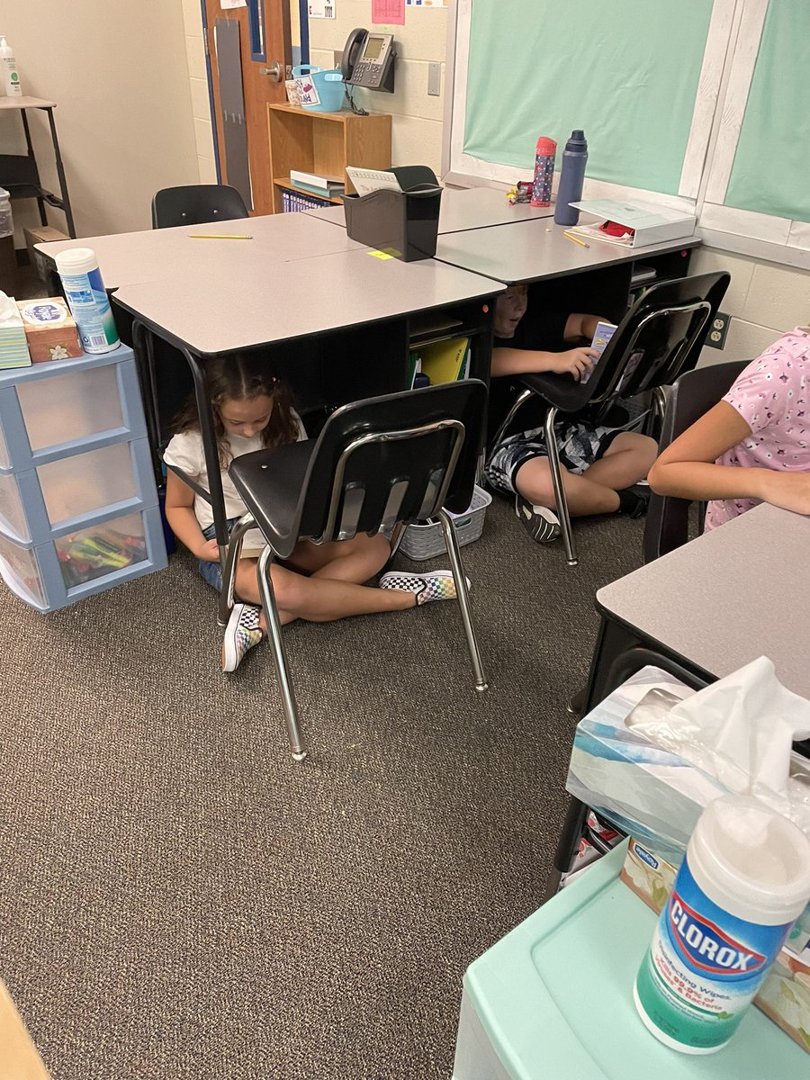 mrs_rsutton's tweet photo. Today we worked on choosing our perfect reading spots for when we independent read during workshop!  Students learned today, and each and every day, they will go off to their reading spots and get right to work! https://t.co/kA4idovX5d