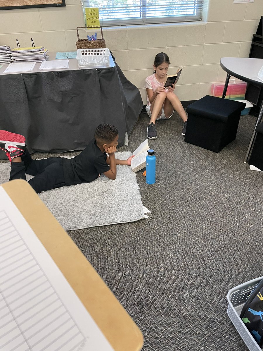 mrs_rsutton's tweet photo. Today we worked on choosing our perfect reading spots for when we independent read during workshop!  Students learned today, and each and every day, they will go off to their reading spots and get right to work! https://t.co/kA4idovX5d
