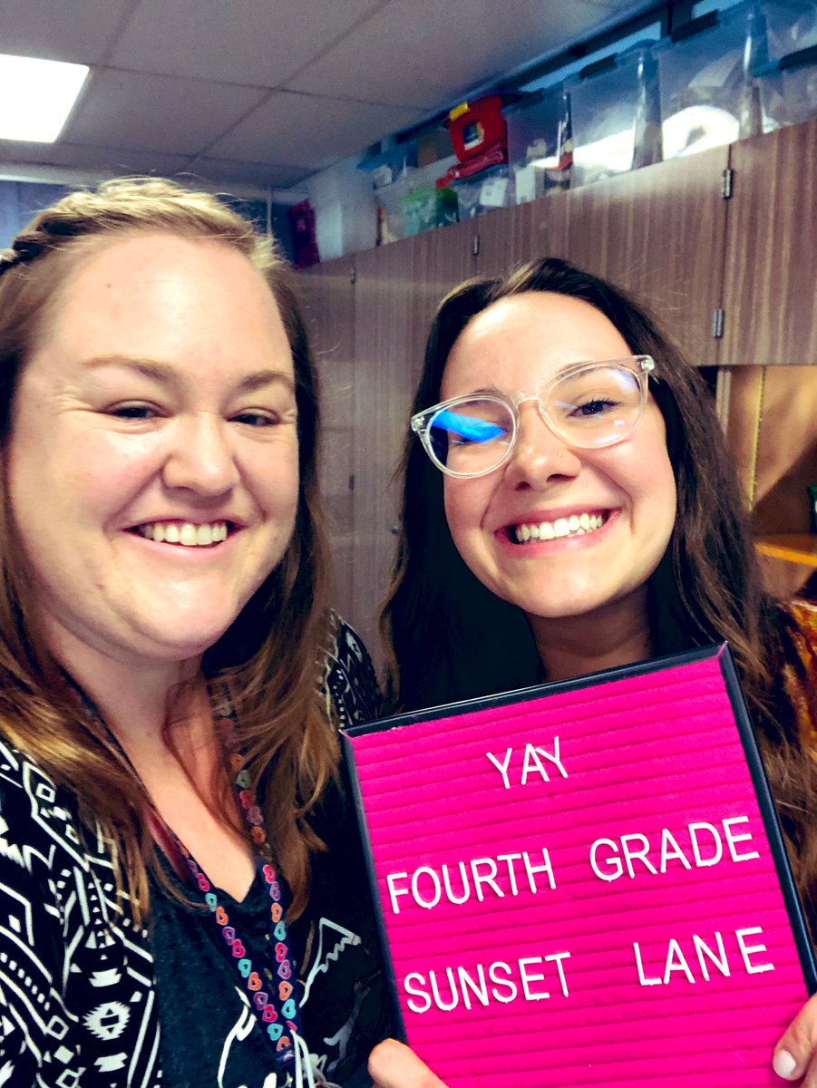 MsHarrisLearns2's tweet photo. First day of fourth grade in the books! @MissCothron and I made it through day one!!! #SunsetLaneShines #FSDLearns https://t.co/V0OSmjhwnW