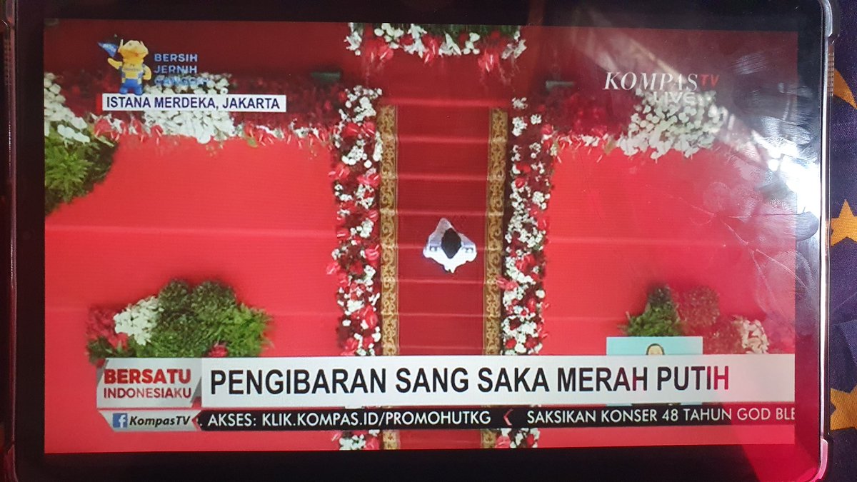 dohsmum's tweet photo. Sebrkan optimisme biar pandemi masih bisa upacara 17an walopun virtual ❤
#BangkituntukMerdeka https://t.co/sZ9Zvb6XMc