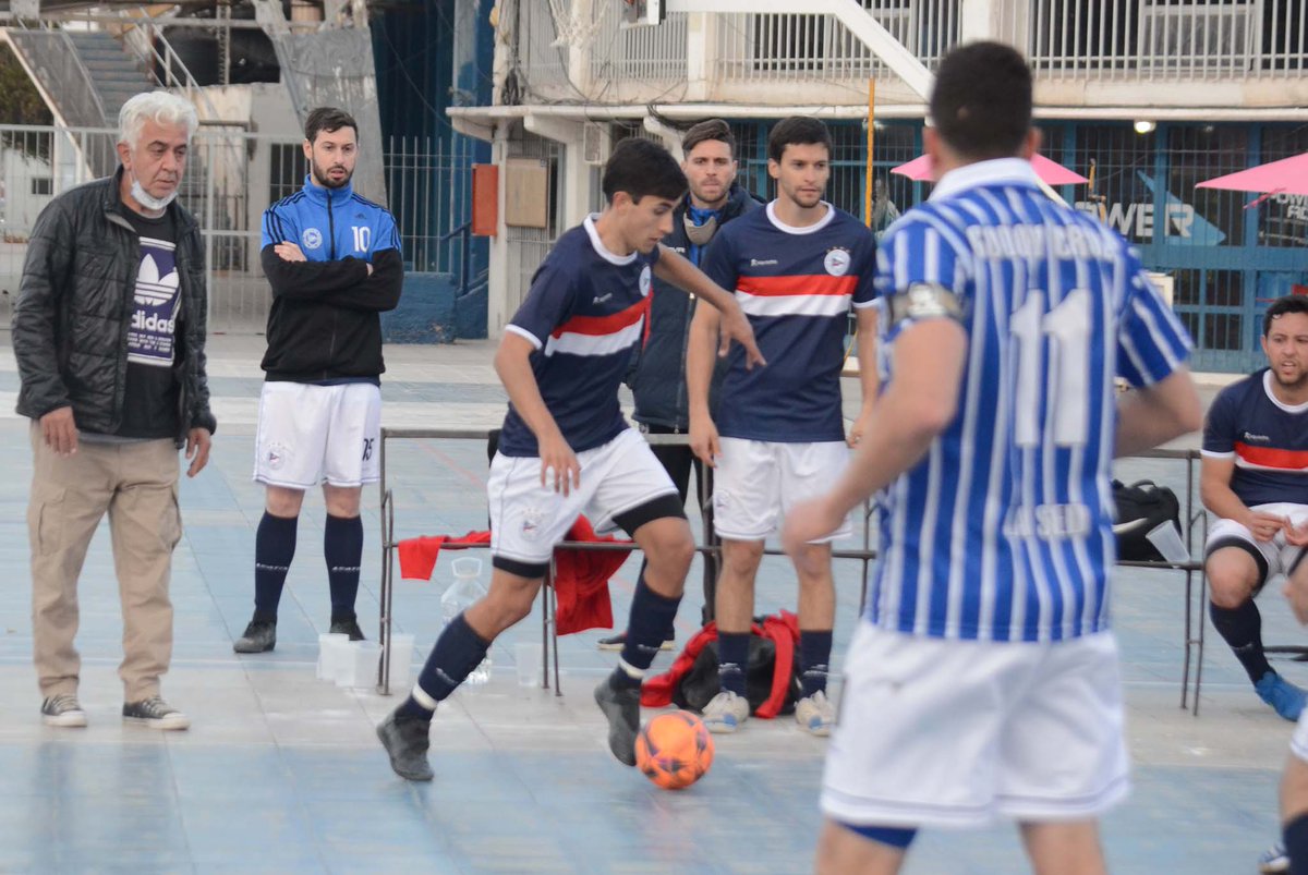 FutsaldePrimera's tweet photo. #CopaMendoza

👉 Tercera Ronda 

🔴 Regatas A está entre los 12 mejores

🔴 El conjunto del Lago le ganó a Godoy Cruz B 3-1 y también avanzó a la cuarta fase. https://t.co/lTtr6bp2u8