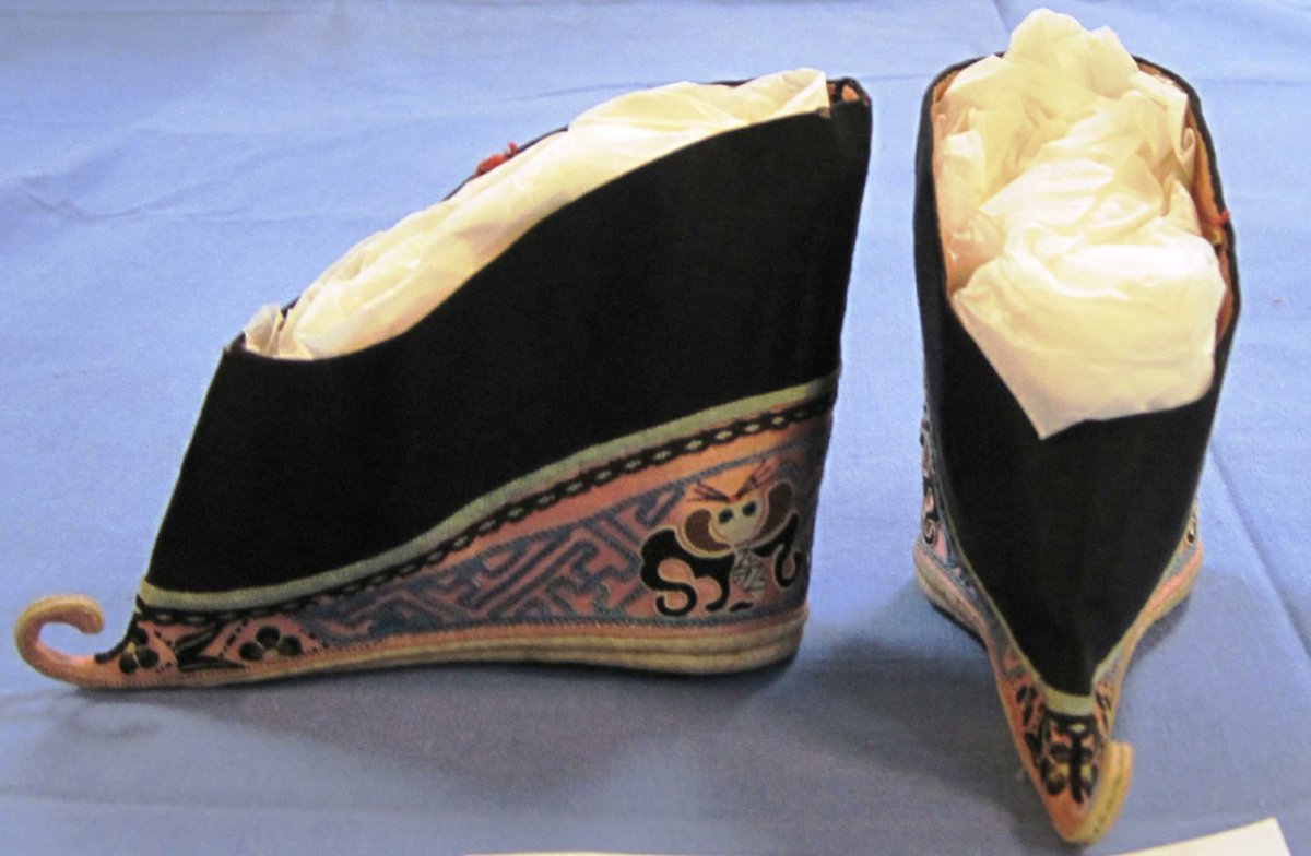 Legere's tweet photo. At last. The #neplusultra of political incorectness! 45 bucks - such a deal. I attach a few photos of the shoes created for these insane Cinderellas of the #Ming Dy. Cinderella's Sisters: A Revisionist History of Footbinding by Dorothy Ko https://t.co/kLbMt8fhEN v https://t.co/ZH25OkFSXm