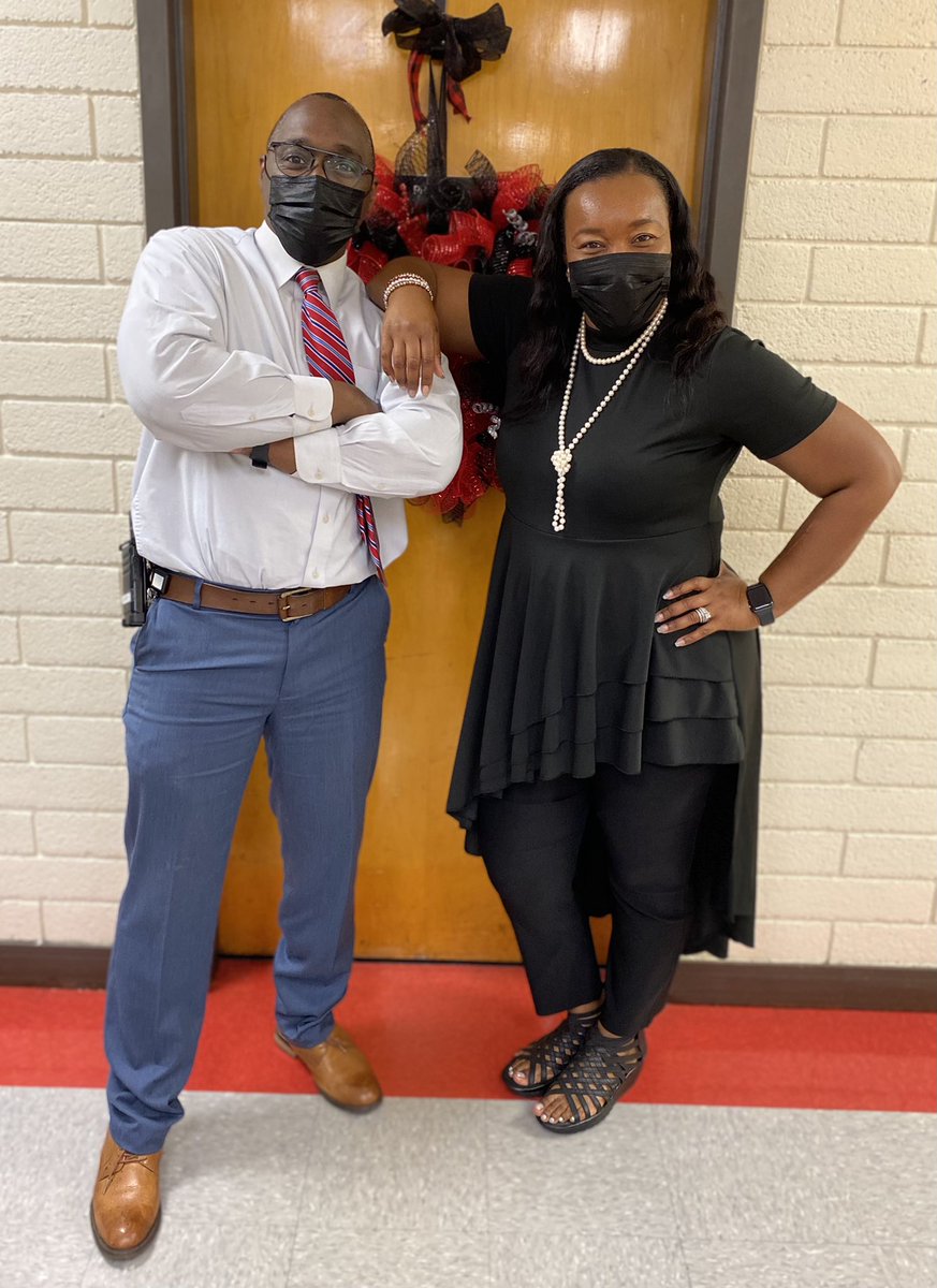 mrDcantey's tweet photo. And like that…. Day 1 of the 2021-2022 school year @Welborn_Academy is a wrap.  Great beginnings with @SWSavage.  @GCSchoolsNC https://t.co/fkgvYfjjIO