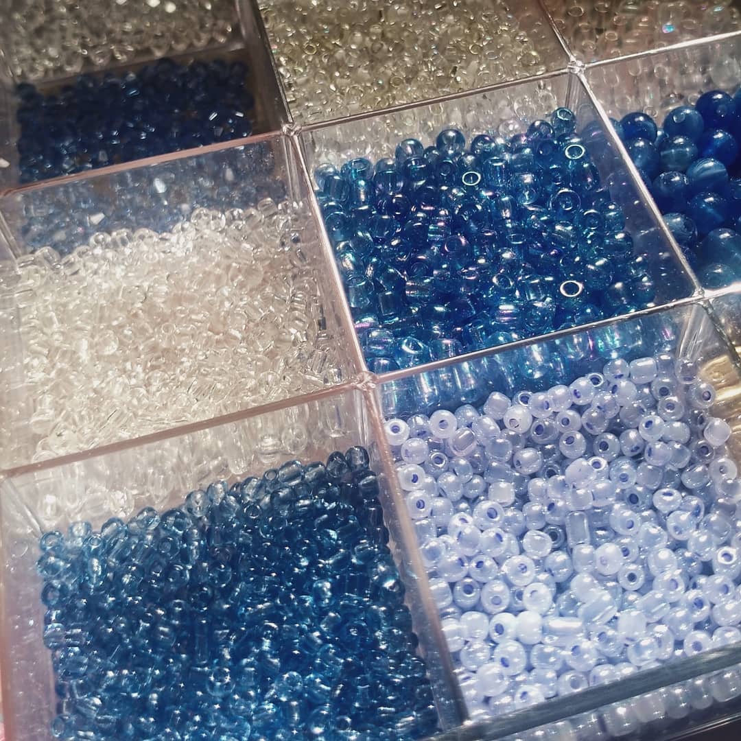 syinehh's tweet photo. Here the available colours for custom made beaded bracelets 🤗

**pm me for more details 

#braceletmalaysia #handmade #handmadejewelry #flowerbracelet #beadedjewelry https://t.co/Q1735LwCfW