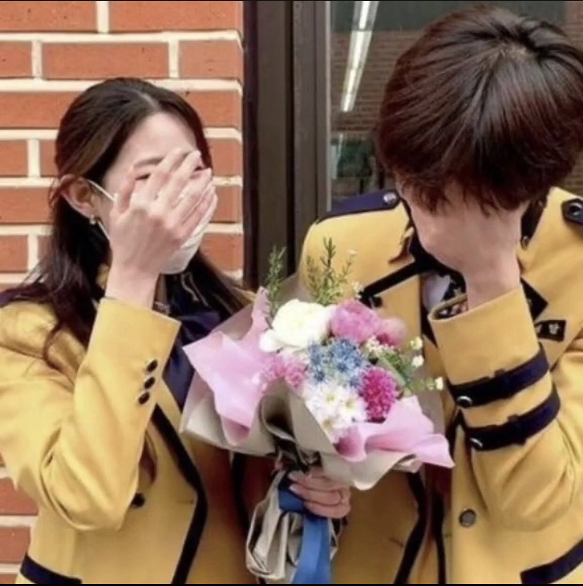 damiisdemigod's tweet photo. ตำนานผู้หญิงคนนั้นที่ถ่ายรูปกับเยดัมคือใคร น้องยุนจี (Lee Yunji) เพื่อนน้องเยดัมที่เข้าร่วม girls planet 999 ฝากเชียร์ด้วยนะค้าบพี่ๆ💘🤲🏻 https://t.co/BpdElj9832