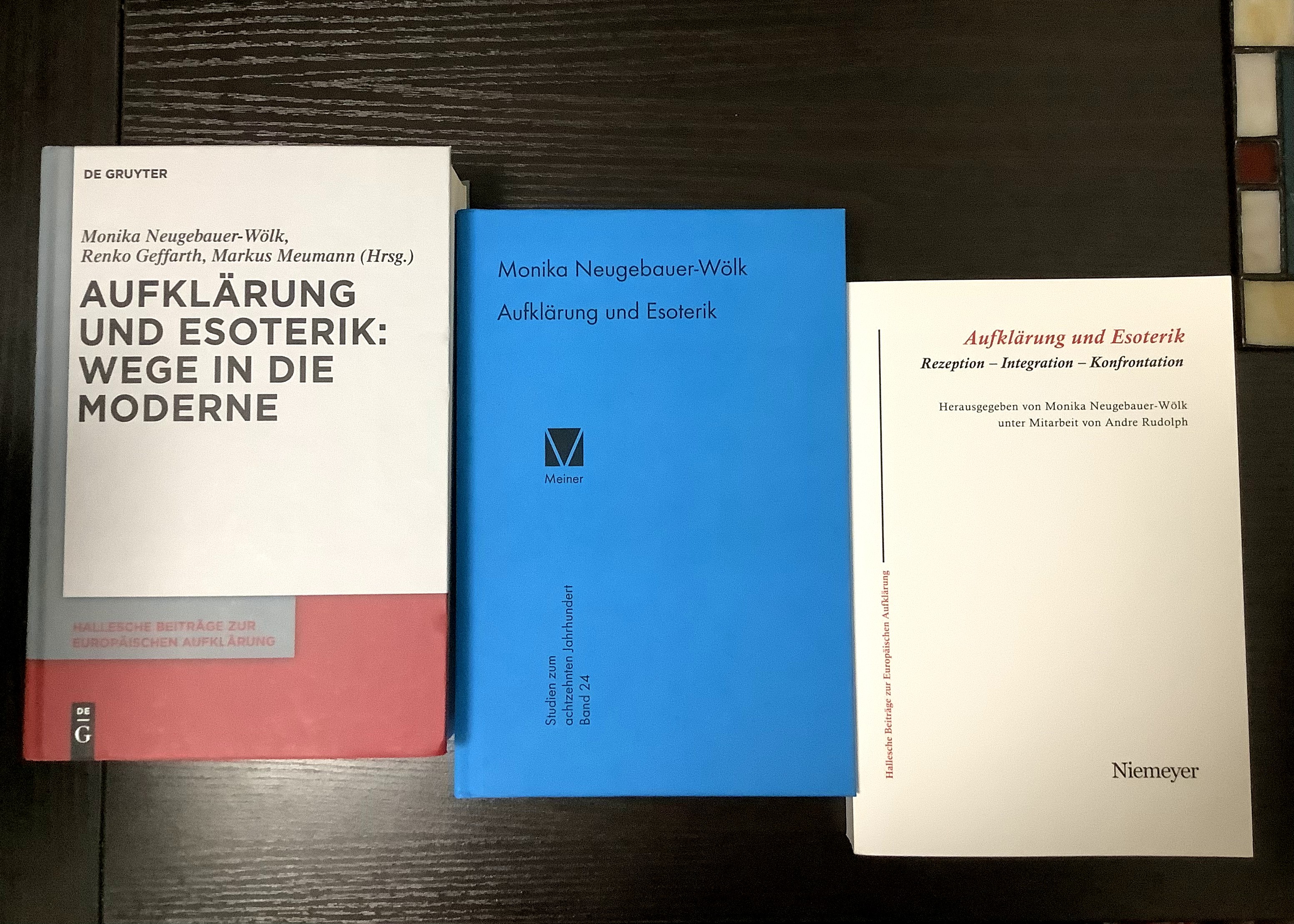 井奥陽子 啓蒙主義と秘教思想 というタイトルの論文 集を3冊入手 博論以後に取り組んできた研究が こういう先行研究に接続されうるとようやく分かってきた やはり啓蒙についてちゃんと考えなければ なかなか論文を出せなくて焦るけど 手探りながら