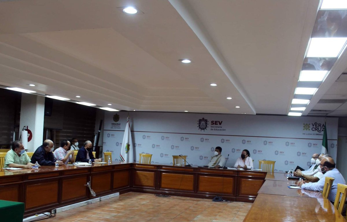 MaritzaRamrezA1's tweet photo. Esta noche Junto con Secretarios Generales del #SETSE, #SITEV, #SDTEV y #SUTSEM, revisamos las estrategias del comienzo del próximo ciclo escolar 2021-2022, para un regreso a clases seguro de los trabajadores de la educación. https://t.co/MBB3ubzWwH