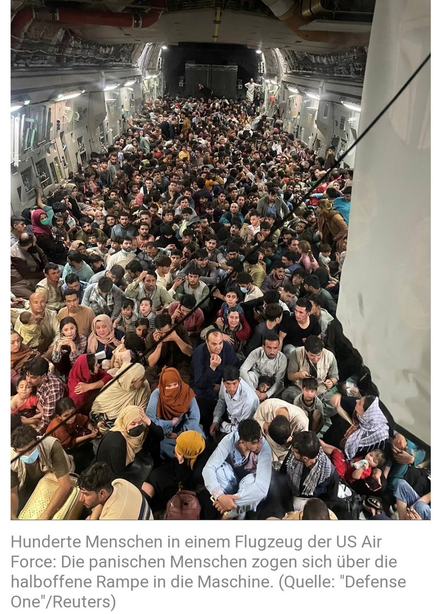Cacie51's tweet photo. Für mich das Bild des Tages. #kabulairport #Kabulevacuation #Kabul_Airport #KabulLuftbruecke #Defenceone #USLuftwaffe #USAirForce https://t.co/LDKwBSRysq