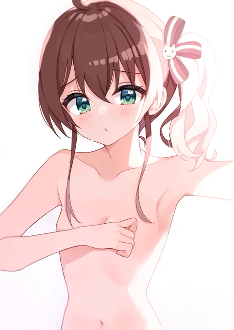 手ブラで自撮りしてるまつりちゃん
#まつりは絵っち 