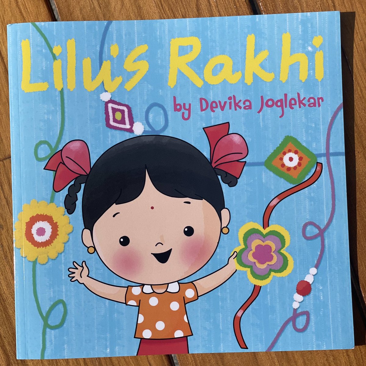 Check out Lilu’s Rakhi if you are looking to gift someone a children's book this Rakhi. Written and illustrated by missus.

amazon.in/Lilus-Rakhi-De… 

#liluandkuku #diversebooksforkids #southasiankidlit #weneeddiversebooks #southasian #KindleUnlimited