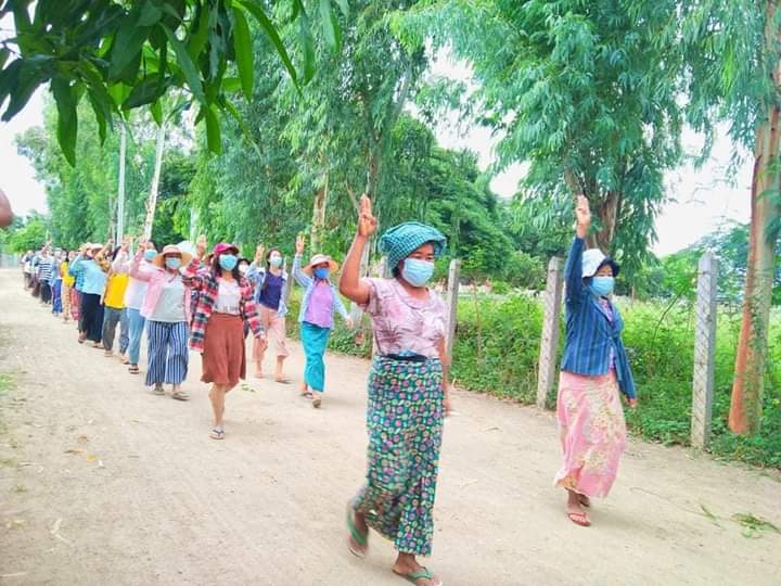 kay_aprilnyein's tweet photo. "Revolution can not succeed without women"
Local women in the eastern part of Yinmarpin and the northern part of Salingyi, Sagaing Division led a rally making as 160th days of protest.

SIGN THE PETITION FOR NUG
#Aug17Coup
#WhatsHappeningInMyanmar https://t.co/V6tOUaQYwE