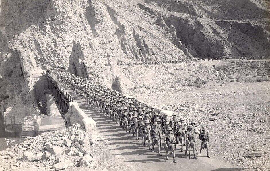 IndiaHistorypic's tweet photo. 1936 :: British Army Marching In North Waziristan https://t.co/QQyTsH0dod
