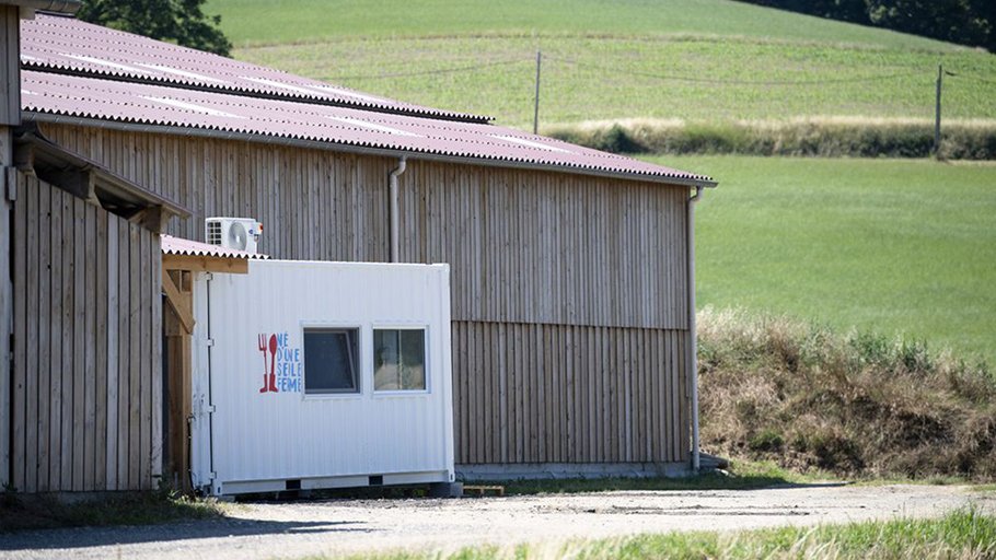 Des #yaourts fabriqués directement chez nos #producteurs laitiers : oui c'est possible avec @_NUSF ✅
👉 Une initiative qui permet de valoriser le lait transformé à 550€/1000 litres 💵
👉  Aujourd'hui ce sont 6 yaourteries qui fonctionnent pour livrer +1000 de nos #magasins